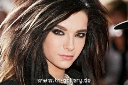 Wir m�ssen nur noch 1.000 Meere weit Durch 1.000 dunkle Jahre ohne Zelt 1.000 Stern ziehen vorbei  Dann sind wir endlich frei