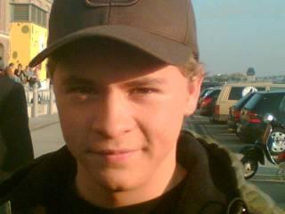 yeah van een heeeele mooie jongen gekregen(A)