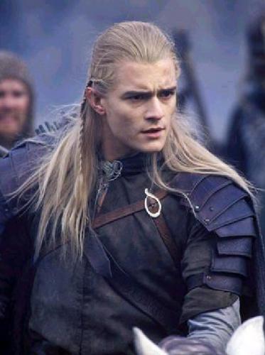 das nouw echt een knappe elf:) normaal vind ik orlando trouwens niet knapXD