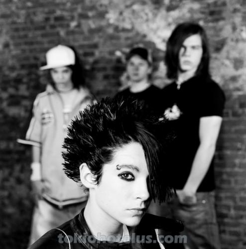 Bill en de rest op de achtergrond