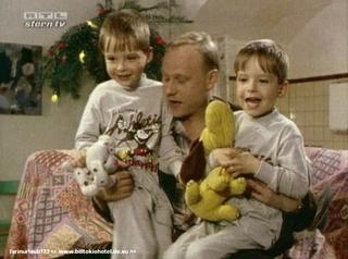 met de gele hondje is tom en met dat witte hondje is bill^^