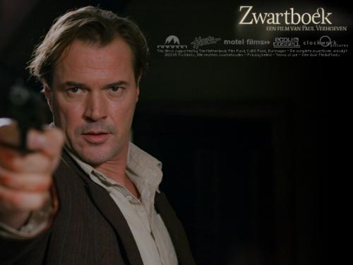 Sebastian Koch  in de film zwartboek als Officier M�ntze