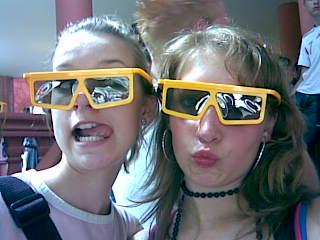 Isabelle (meisje van mijn verhaal) En Ik, Ik Ben Die In het Rose Met Ketting