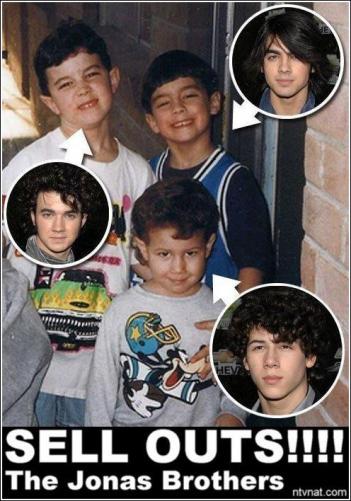 Jonas Brothers Toen Zee nog jong warn!! :)