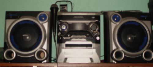 mijn muziekinstalatie met micro :P