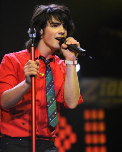 joe jonas joe jonas is the hottie of ..... my life?my room?my house?the city? EEEEEEUHHH noooooooo ThE wOrLd 