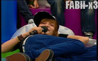 Ich liebe Fabi! *Springt ernaast*