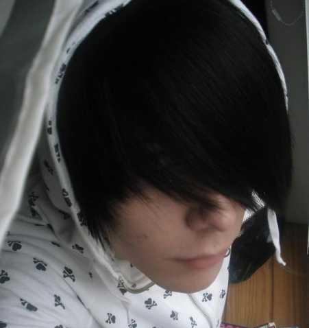 Begin niet met EMO ofzo want dat hoor ik al genoeg.. ik heb lang gewacht om deze foto erop te zette... nu snap je waarom?