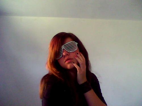 Mijn KicK Ass ZonneBril xD