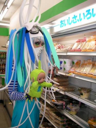 Dj sisen gaat boodschappen doen =P