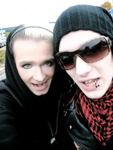 Strify die een geile kop trekt + Yu die een geile kop trekt = St�phanie die kwijlt. :3