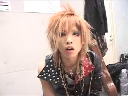 Das Hiroto =D  ( normaal kijkt hij niet zo dom hoor.. )