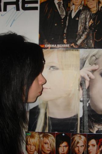 i kissed Shin <3 hehe x']