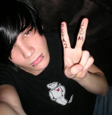 matthew lush(helaas is hij gay demeeste cute emoboys zijn gayT.T)