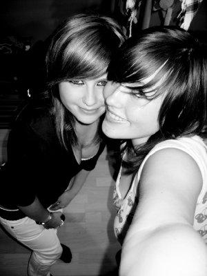 Lisa x Pia .   Gosh , iloveyou