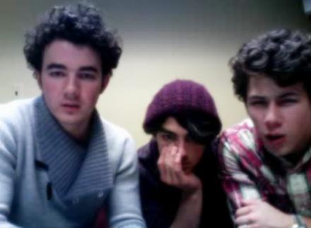 love jonas brothers.