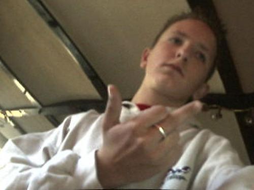 zonder me handschoendjes maar met me ring voor de haters