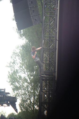 de zanger van de kaiser chiefs die int pdium klom:O@RW