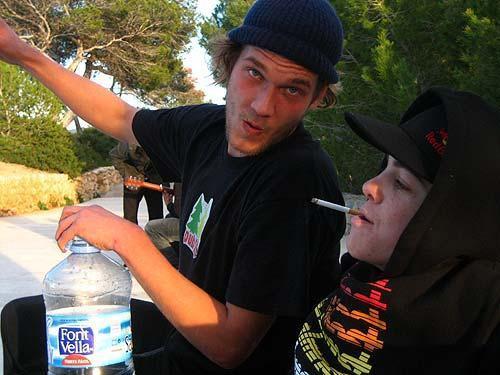 omdat hij eh.. rookt?