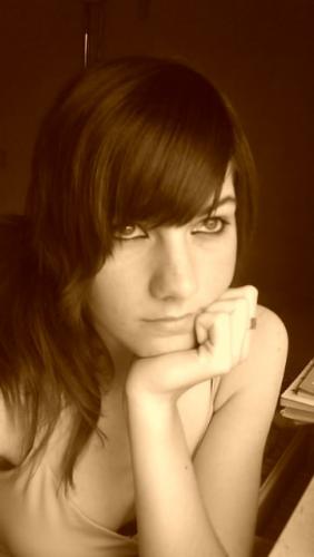 I've been dreaming of a true loves kiss.. ^^