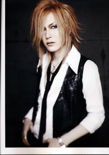 Uruha, hier zal ik maar niks zeggen, want dan ben ik over een week nog niet klaar xD