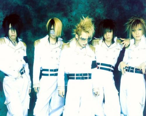 Just luv ruki'ss hair