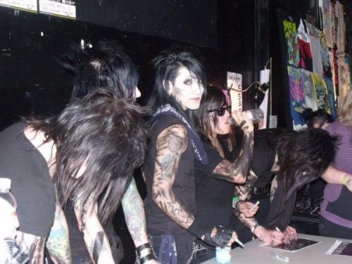 awh Ashley kijkt hier heen XD