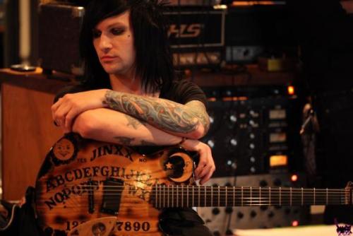Jinxx and guitar
