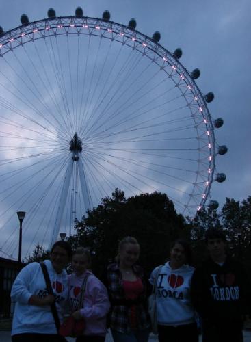 Slechte belichting maar wat een leuke foto,ze zullen dit nooit zien maar ik hoop nog vaak met hen op vakantie te gaan <3