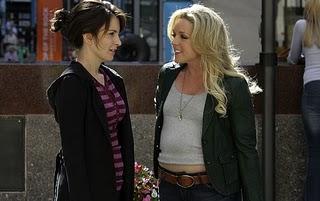 kijk naar de rechter vrouw wa een dikkert he? geweldig