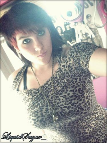 Ohne dich kann ich nicht sein. Ohne dich. Mit dir bin ich auch allein.