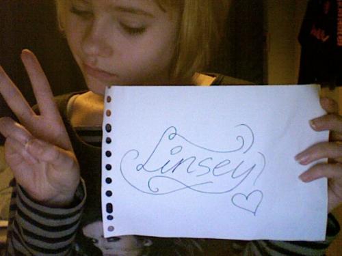 JADATISEENTOKIOHOTELVESTJEOPDEACHTERGROND:3 ENBTWOOKEENTOKIOHOTELSHIRT-OUDxD