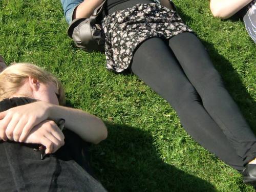 Wat ligt het gras toch lekker~